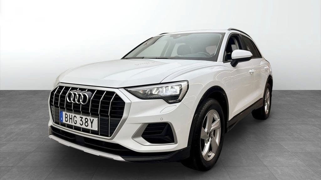Audi Q3 — photo 1