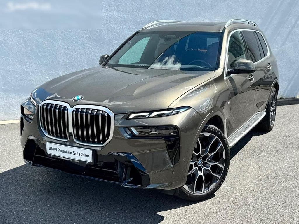 BMW X7 — photo 1